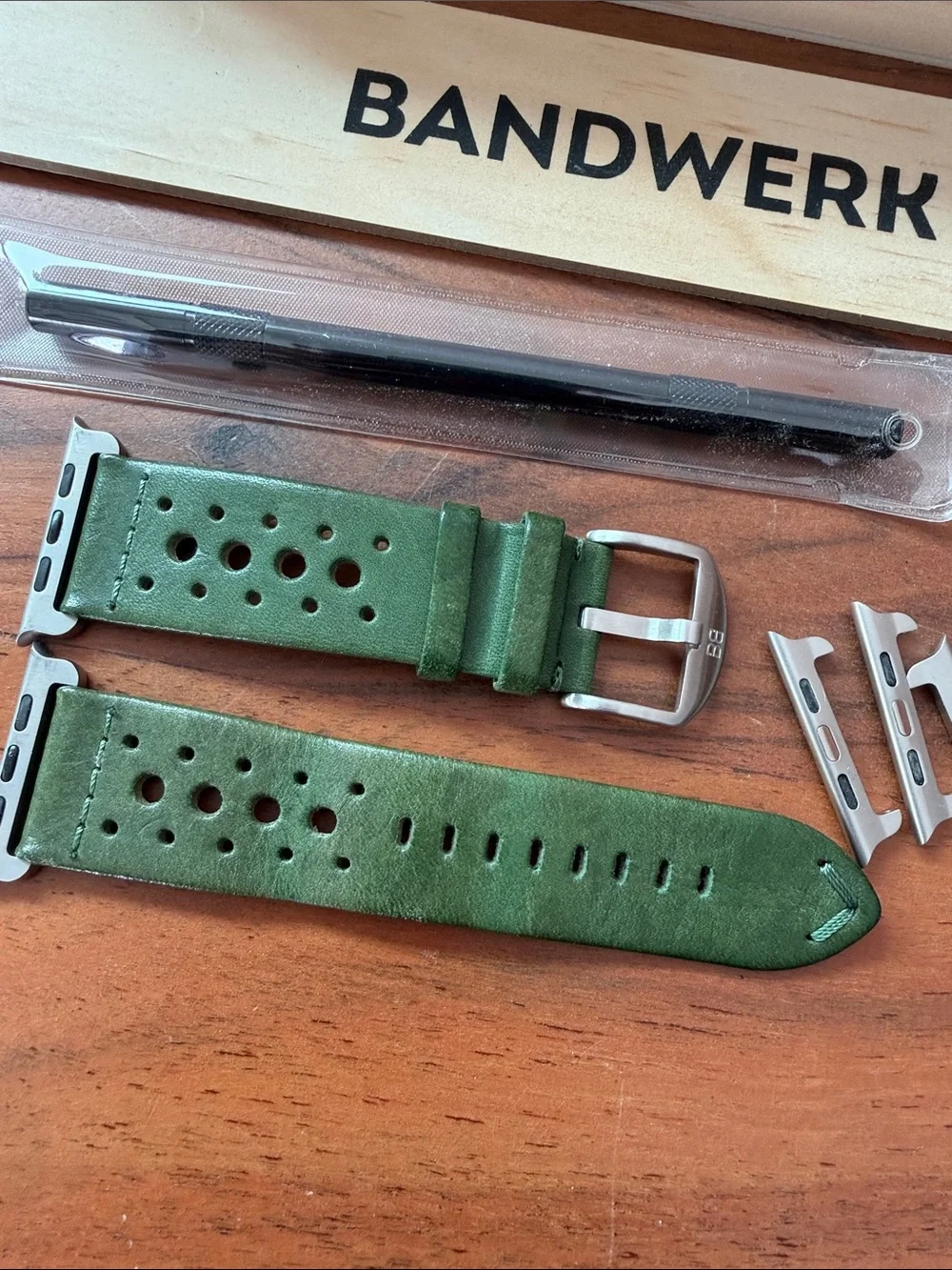 Bandwerk Green Leather Watch Strap for Apple Watch Ultra plus accessories